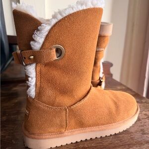 Koolaburra by Ugg Chestnut Suede Boots